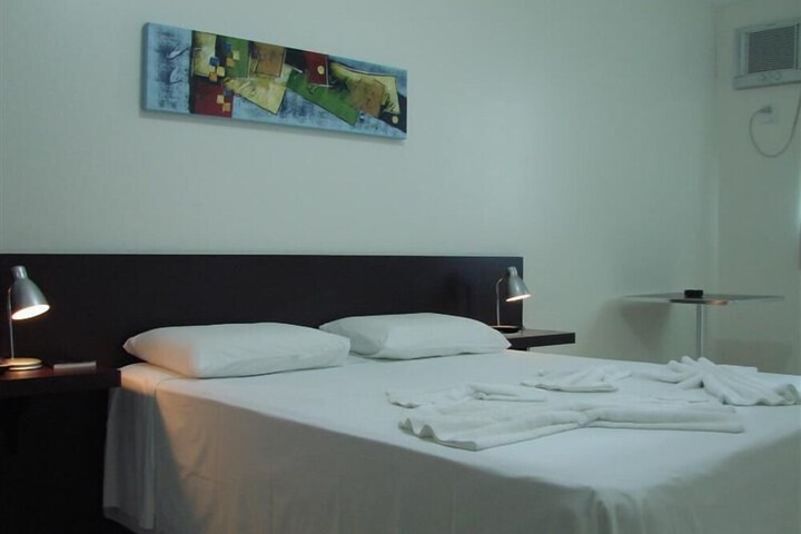 Room 3 of 20