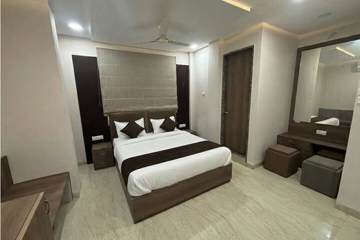 Room 14 of 42