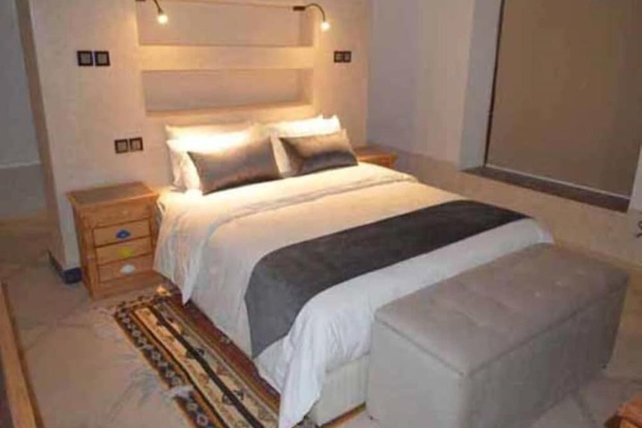 Room 16 of 40