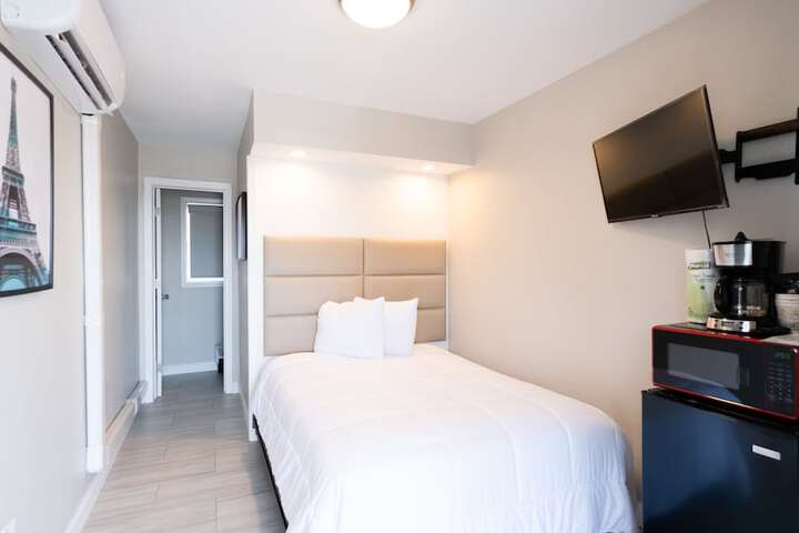 Room 16 of 42