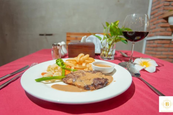Dining 70 of 100