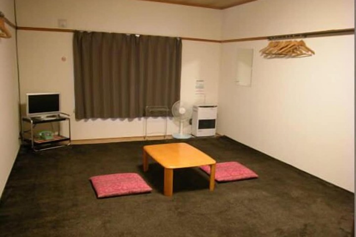 Room 5 of 20