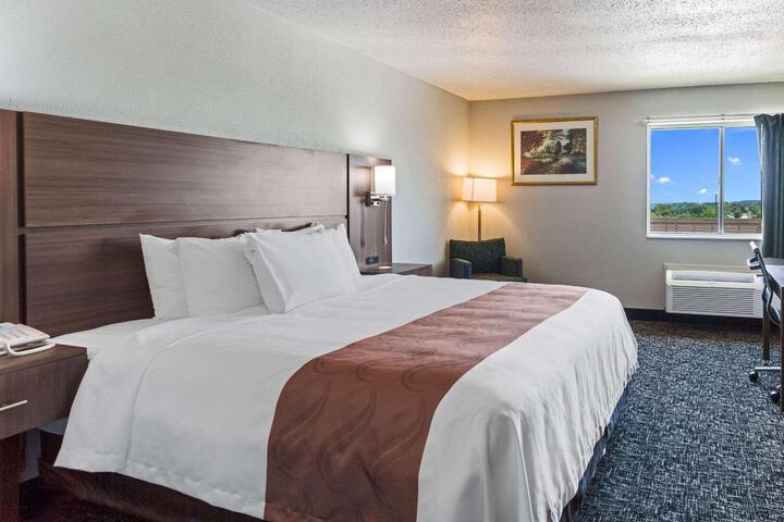 1 King Bed Accessible (2 of 6)
