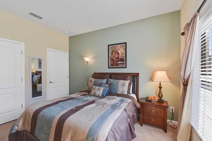 Room 6 of 32