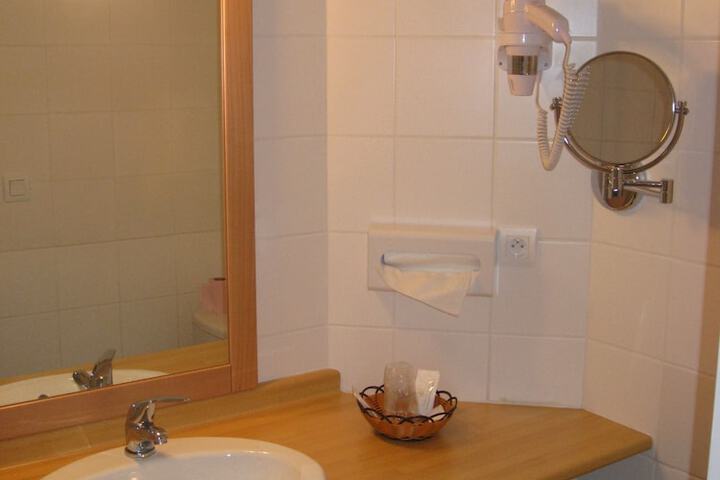 Room 6 of 22