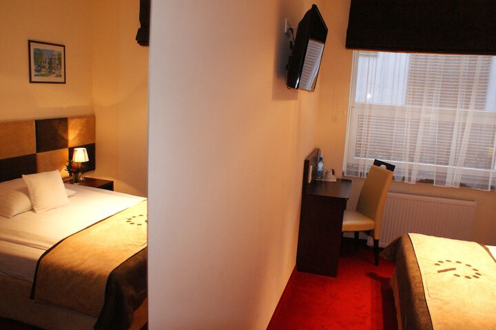 Room 19 of 62