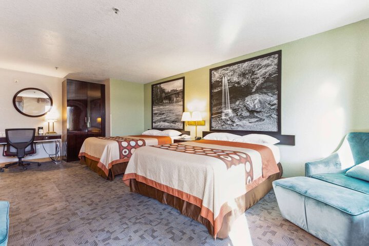1 Queen Bed Accessible Room (12 of 20)