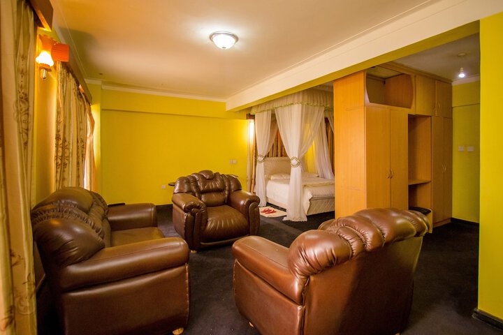 Room 21 of 27