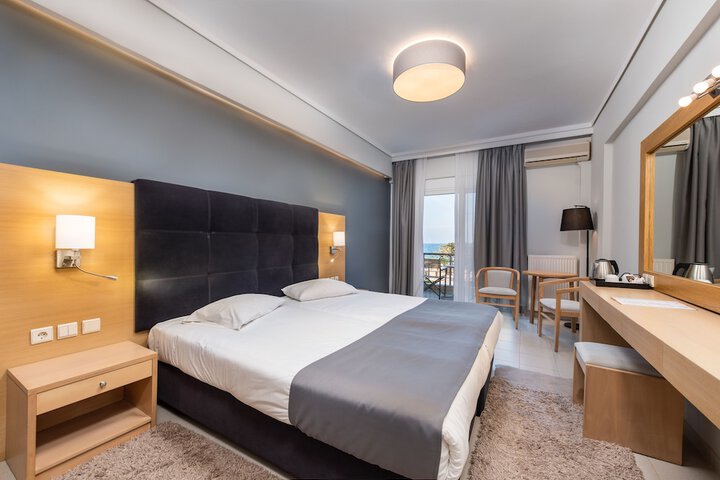 Room 15 of 157