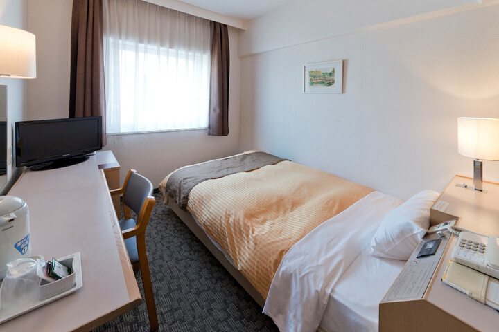 Room 3 of 9