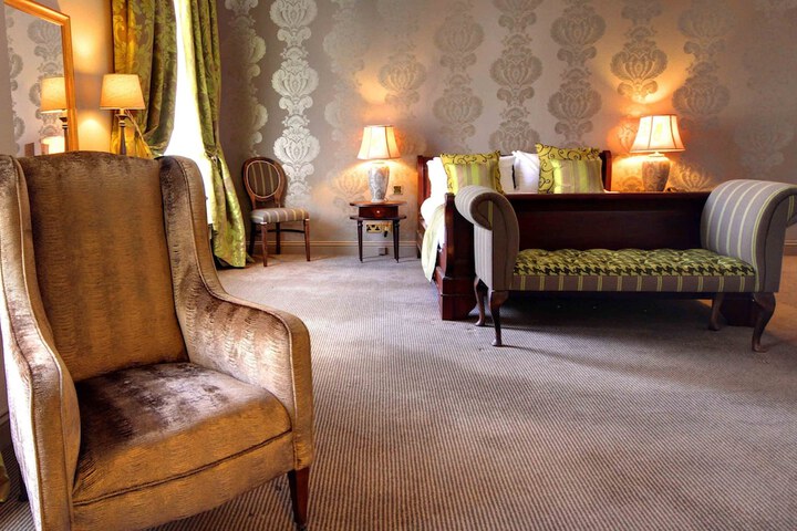 Room 6 of 27