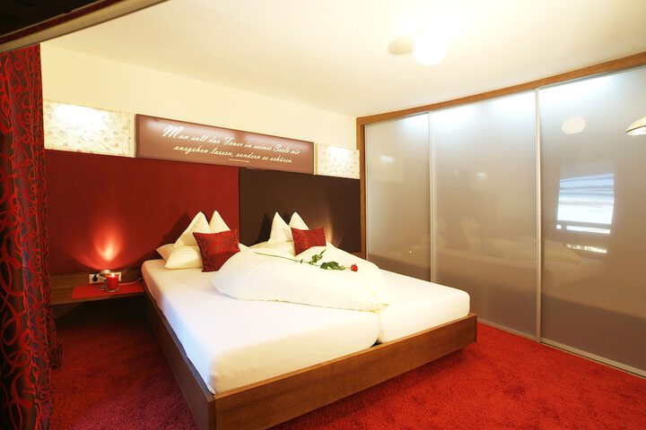 Room 12 of 109
