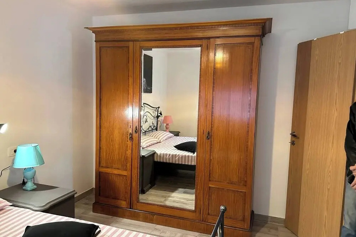 Room 5 of 20