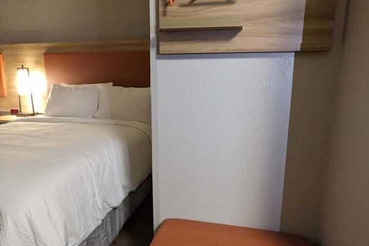 Room 16 of 50
