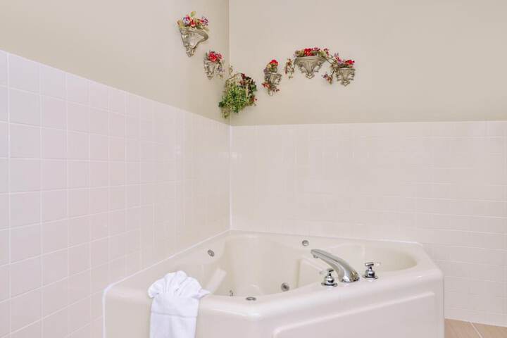 Standard | King Bed (6 of 9)