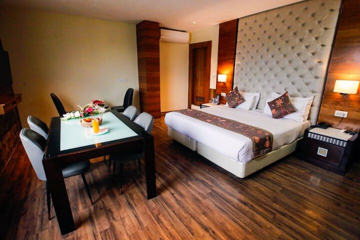 Room 33 of 47