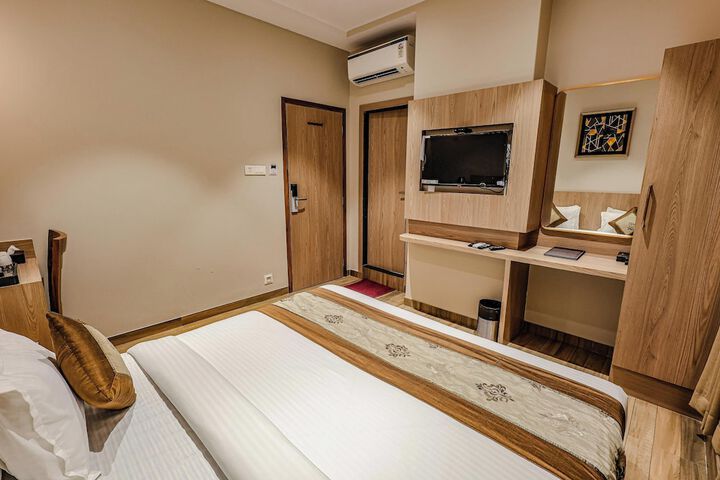 Room 83 of 156