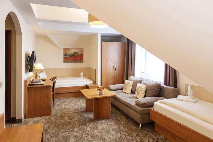 Room 9 of 20