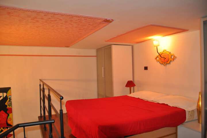 Room 4 of 37