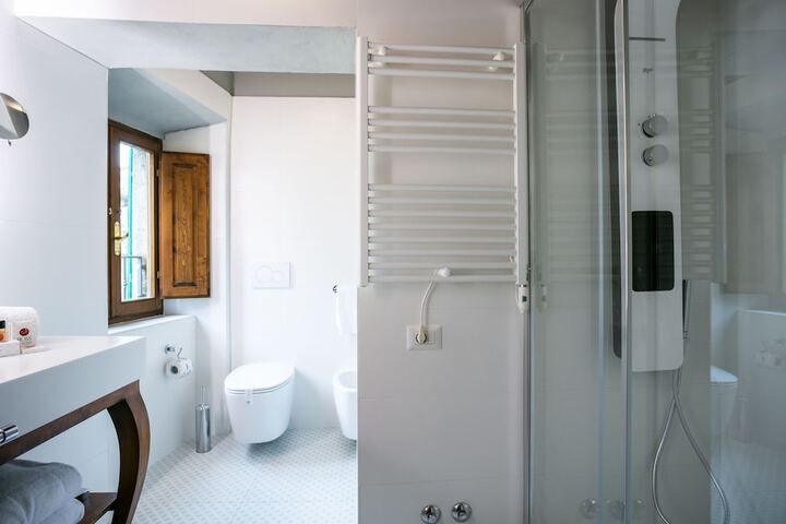 Room 62 of 110