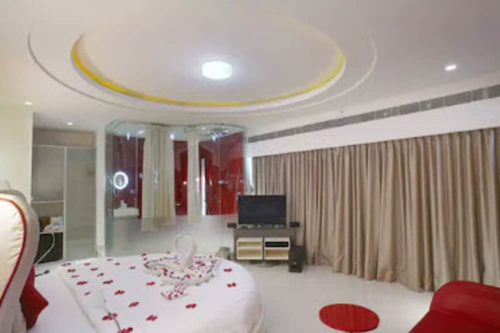 Room 12 of 90