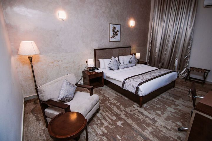 Room 3 of 26