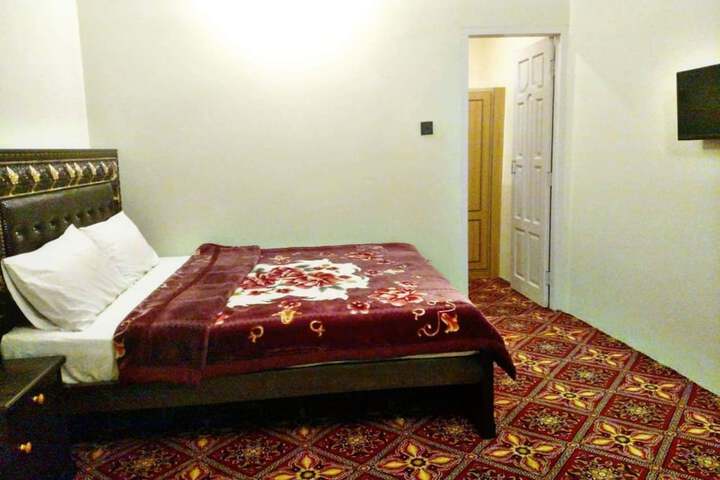 Room 6 of 7