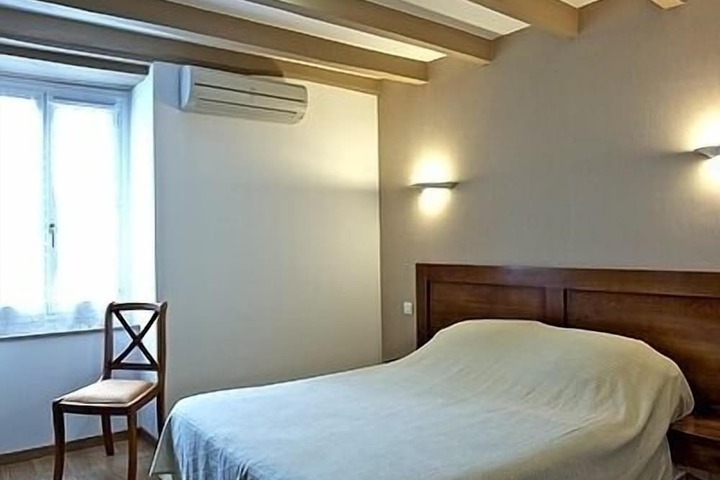 Room 7 of 61