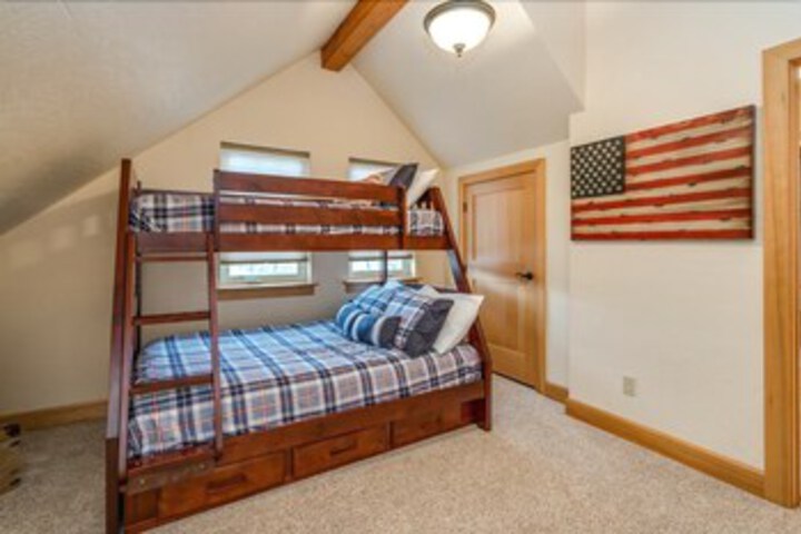 Room 17 of 20