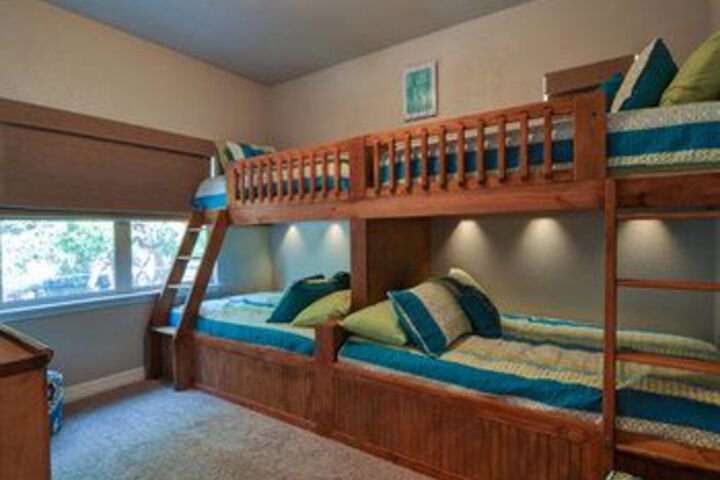 Room 13 of 24