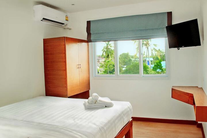 Room 5 of 17