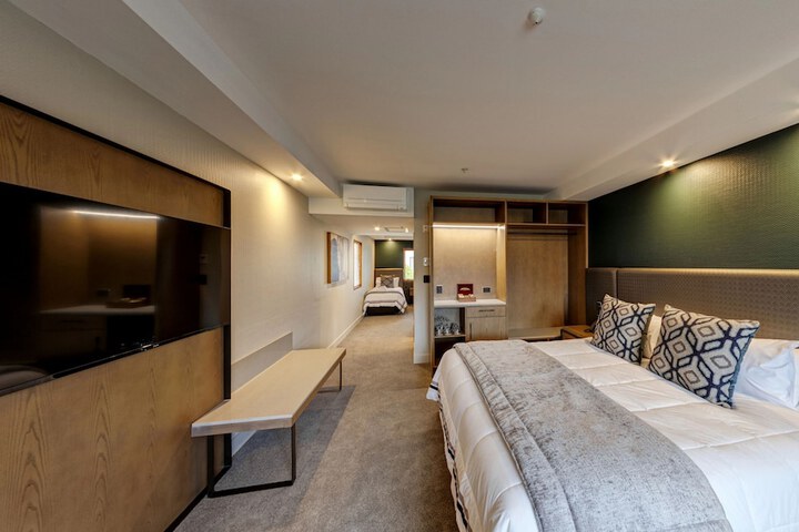 Room 30 of 59