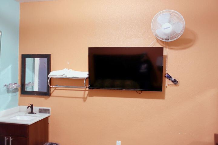 Room 33 of 53