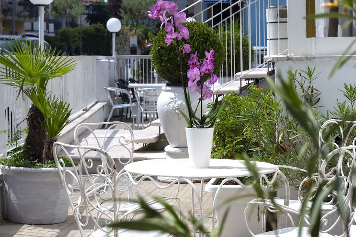 Terrace/Patio 32 of 34