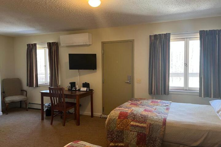 2 Double Beds (4 of 7)