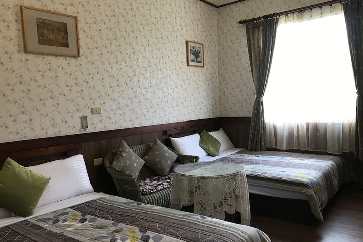 Room 10 of 49