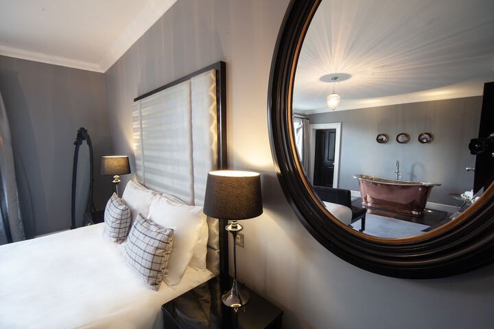 Room 10 of 52