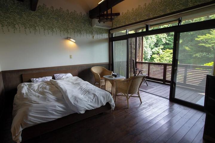 Room 14 of 40