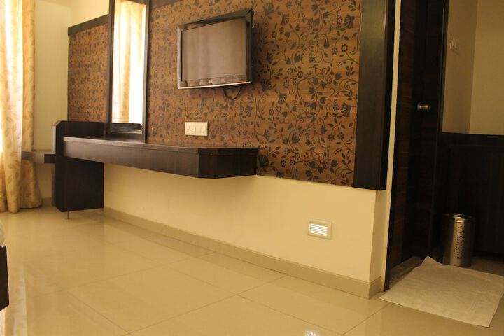 Room 36 of 64