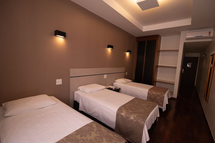 Room 10 of 47