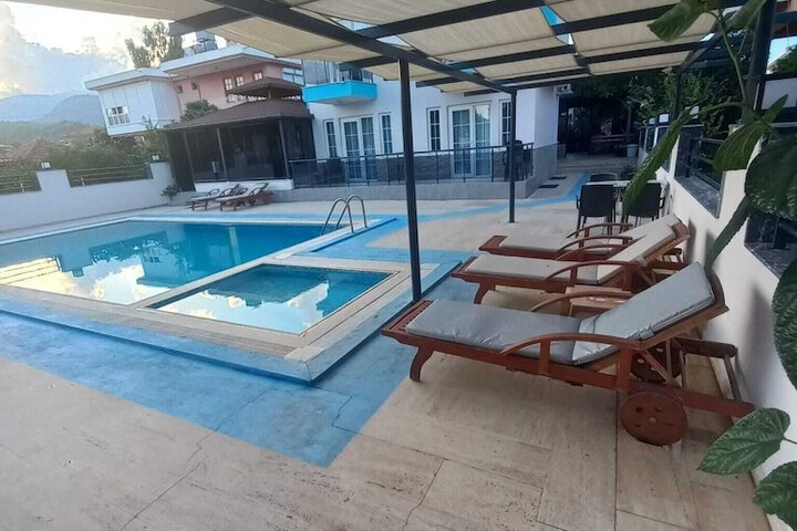 Pool 14 of 22