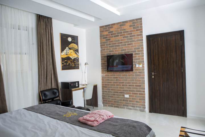 Room 10 of 11