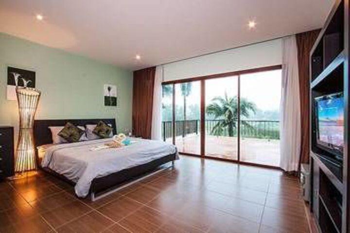 Room 16 of 28