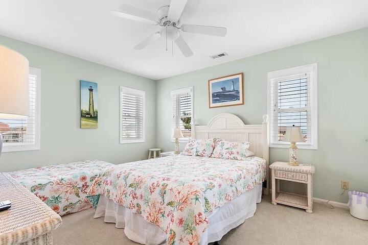 Room 4 of 35