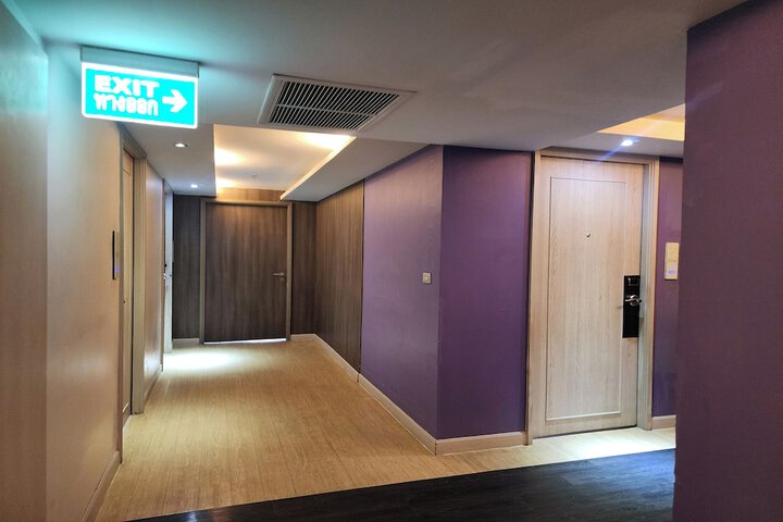 Ballroom/Hall 107 of 109
