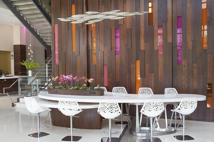 Lobby lounge