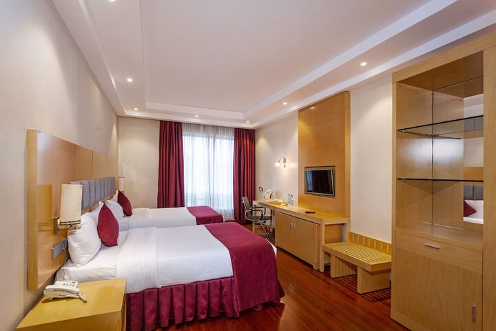 Room 4 of 51