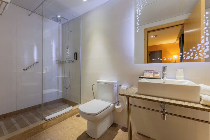 Room 40 of 73