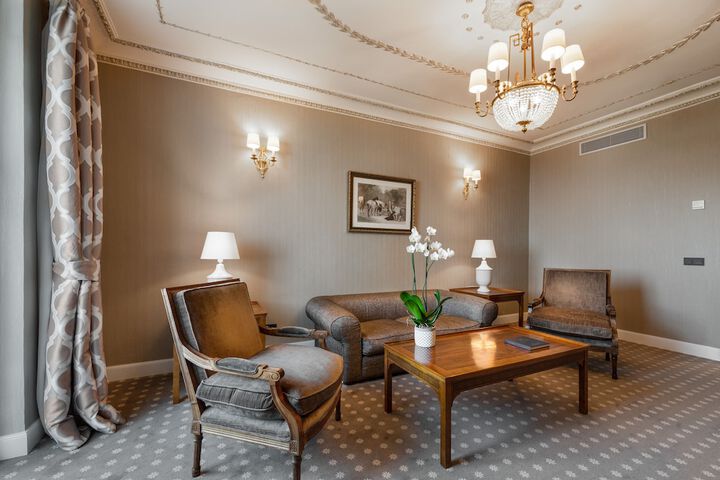 Room 44 of 130