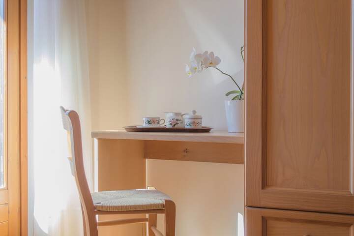 Room 27 of 65